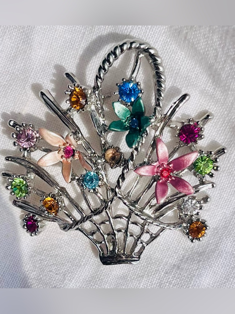 Flower basket brooch